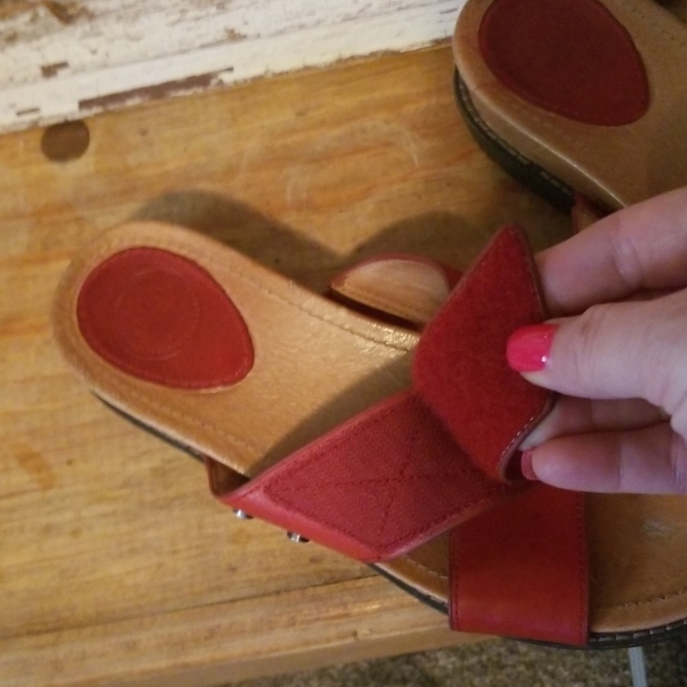 Red sandals - Picture 3 of 6